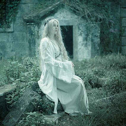 SYLVAINE, Ethereal Norwegian Folk desde Noruega, presenta Eg Er Framand.