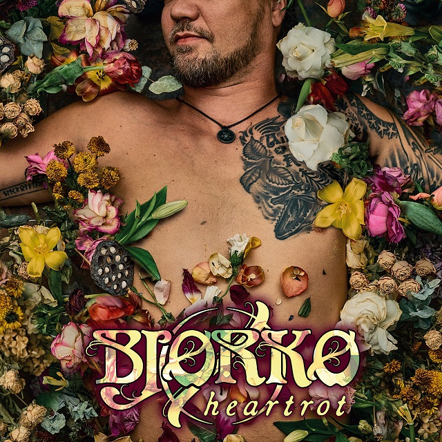 Tomi Koivusaari de AMORPHIS celebra un año de su proyecto BJØRKØ con el estreno del video de Vaka Loka