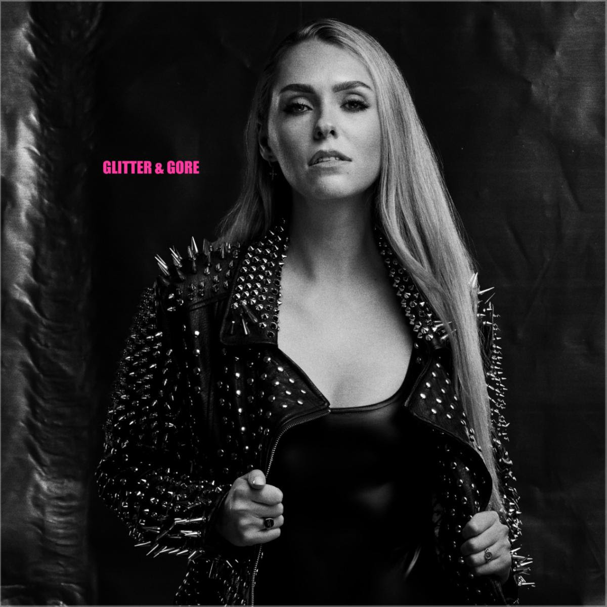 LILY LÖWE presenta su nuevo EP Glitter & Gore y prepara álbum para 2026