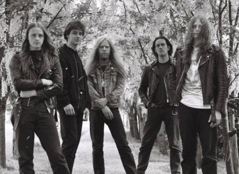 Sobre AT THE GATES y All Life Ends