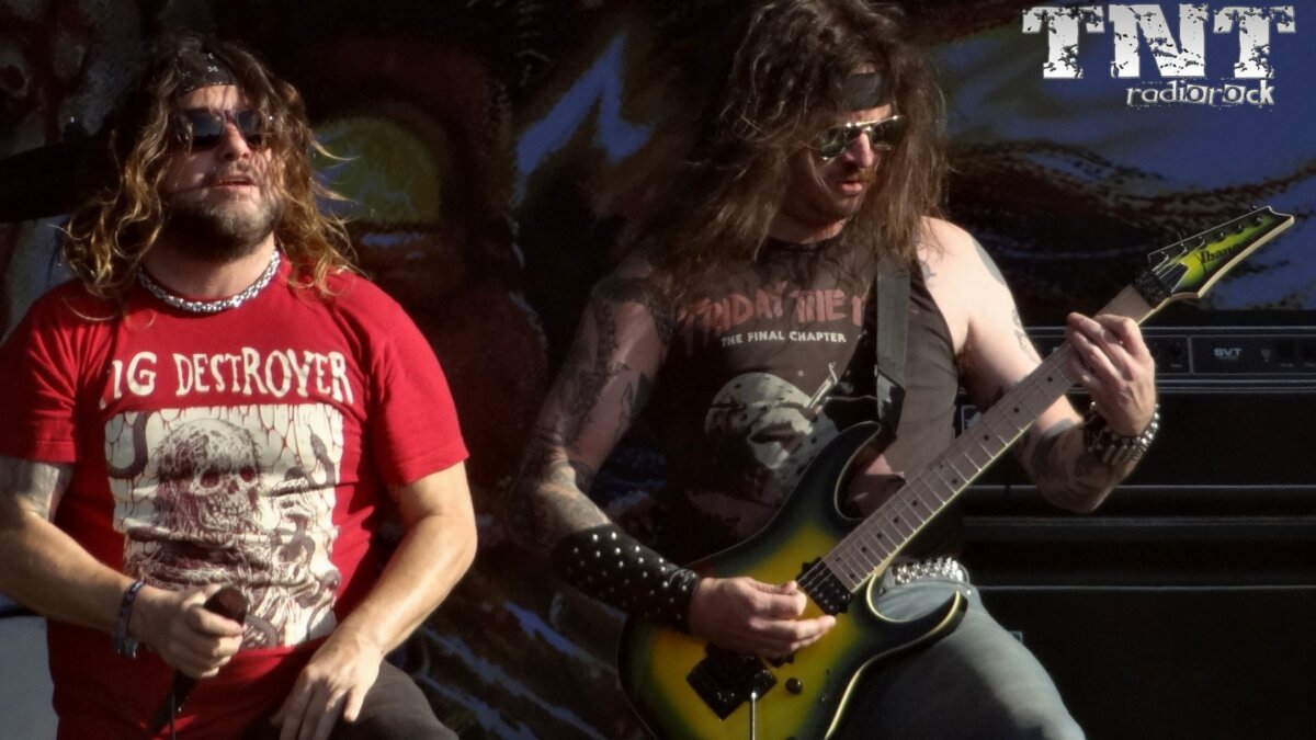 MUNICIPAL WASTE Mister Virus PORTADA (Copiar)